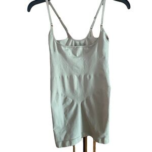 CONTROL IT! Maidenform shapewear size large beige